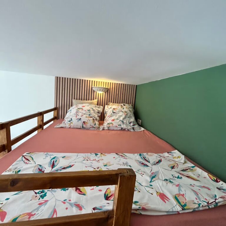 Lit double en mezzanine