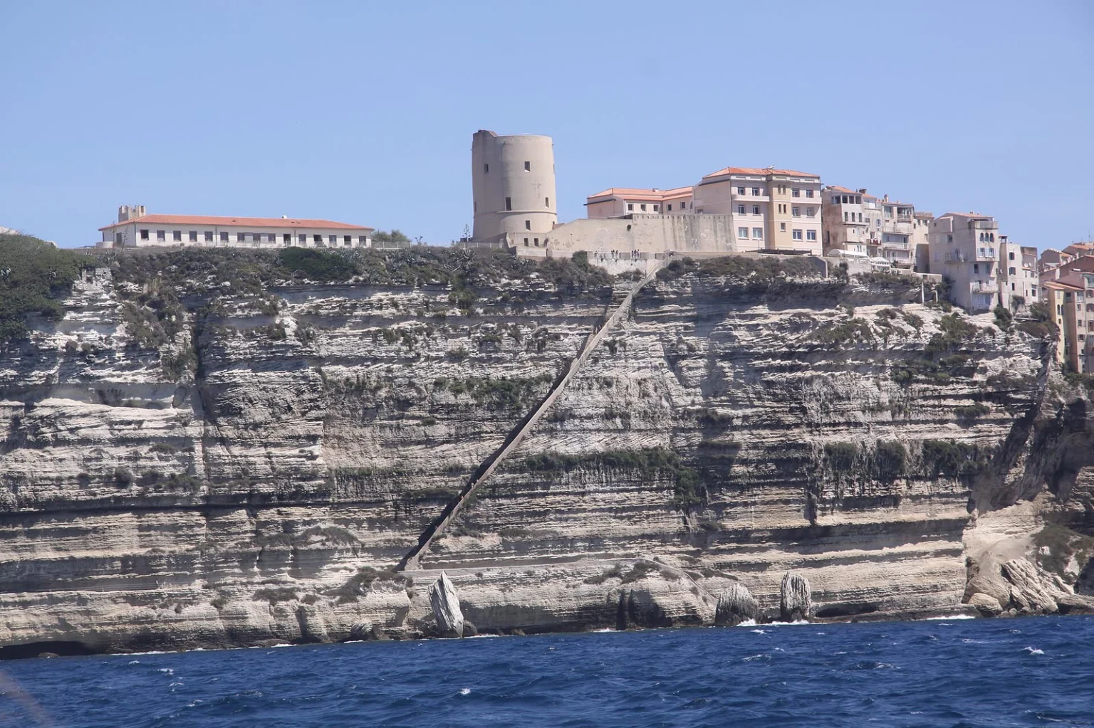 L’escalier du roi d’Aragon, taillé dans la falaise