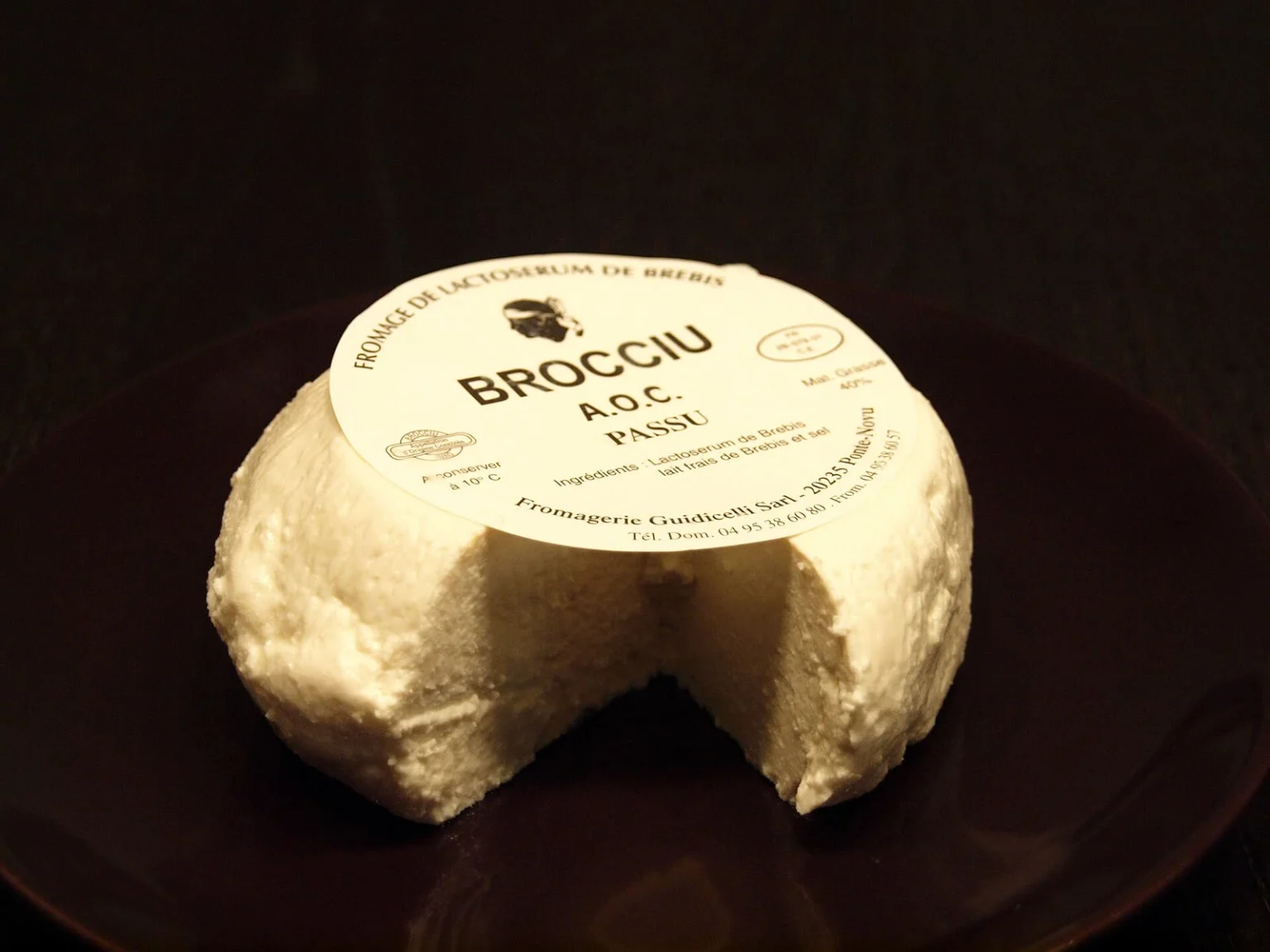 Le brocciu, fromage frais AOP de Corse